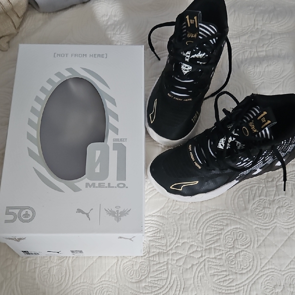 Puma Black and Gold  Melo 1 Boys Sz 6.5 Basketball Sneakers